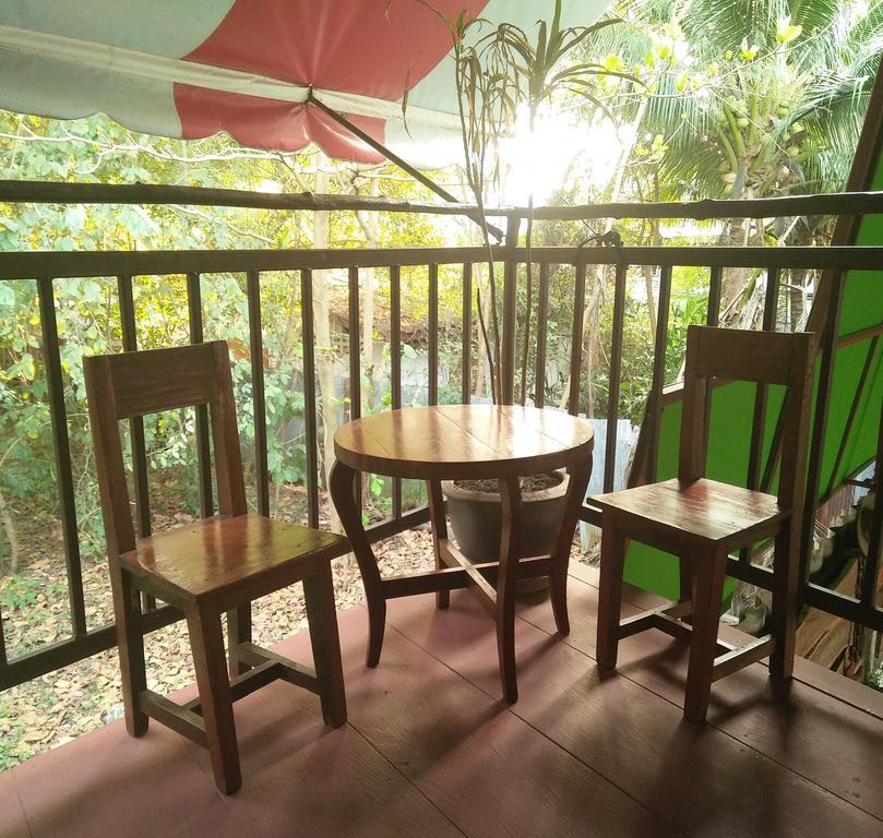 Ban Khun Rin Homestay Амфава Екстериор снимка
