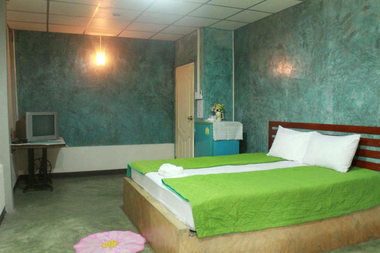 Ban Khun Rin Homestay Амфава Екстериор снимка