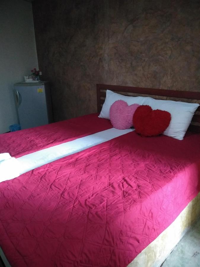 Ban Khun Rin Homestay Амфава Екстериор снимка
